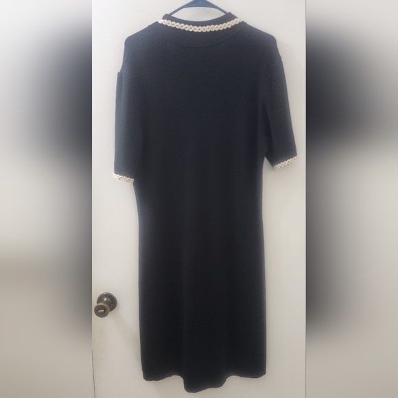New Classic Black Knit Dress with Cream Trim, Size Extra Large. - Picture 10 of 11